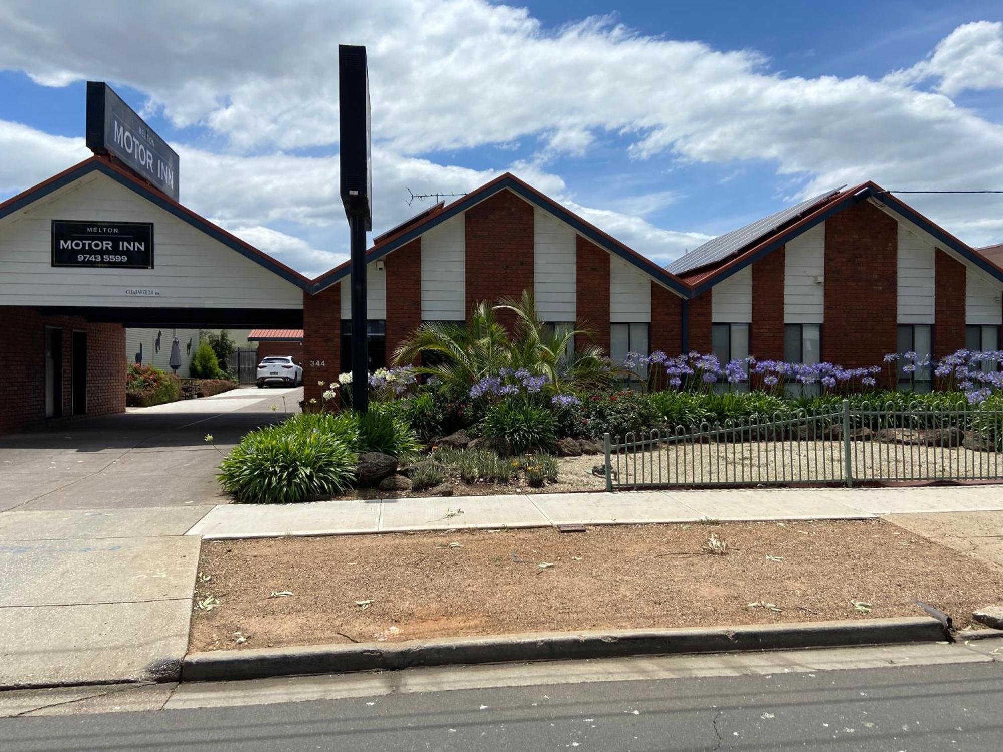 Melton Motor Inn And Apartments מראה חיצוני תמונה