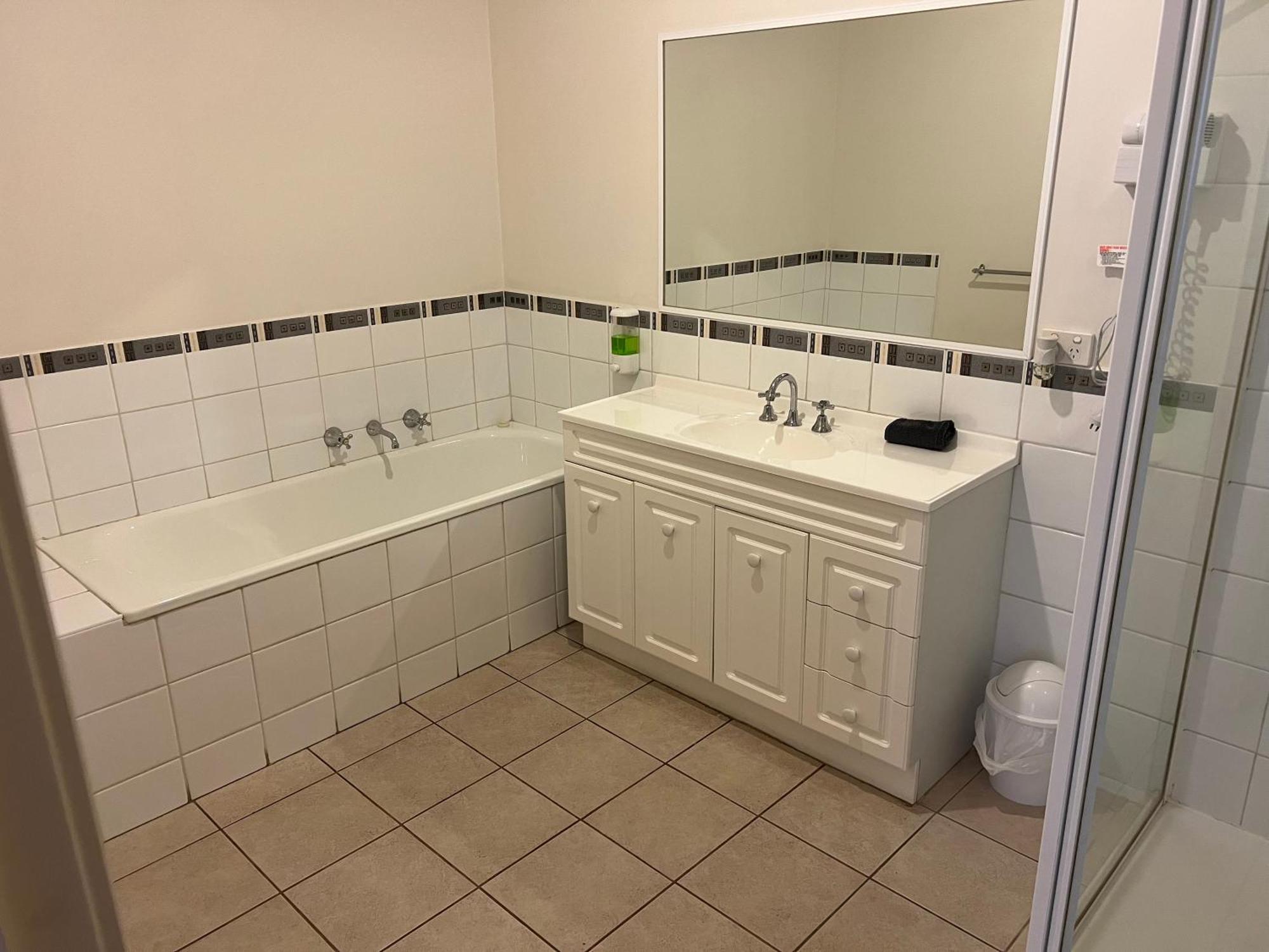 Melton Motor Inn And Apartments מראה חיצוני תמונה
