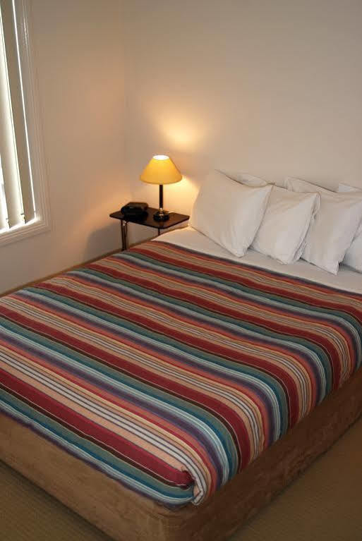Melton Motor Inn And Apartments מראה חיצוני תמונה